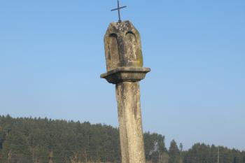 boží muka u silnice na Nový Rychnov ( © Milan Caha 04/2010)