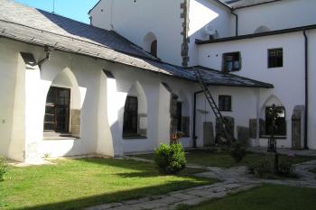 rajský dvůr od jihu (© Karel Husák, 07/2006)