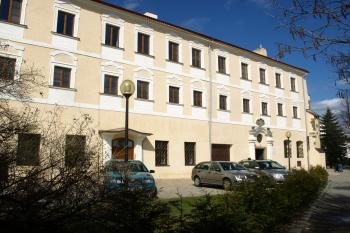 klášterní budova ( © Milan Caha 04/2010)