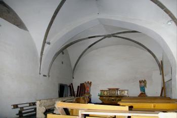 kaple Srdce Kristova při západním ramenu příčné lodi – pohled od východu ( © Pavel Zany Komárek 12. 9. 2009)