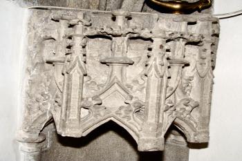 detail baldachýnu prázdné niky pod klenbou mladší části závěru ( © Pavel Zany Komárek 12. 9. 2009)