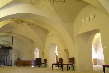 mázhaus s renesanční malbou na klenbě (© Karel Husák, 07/2006)