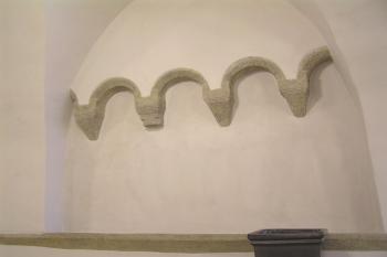 sedile v přízemí (© Karel Husák, 07/2006)