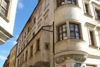 bývalá mincovna - hlavní průčelí ( © Milan Caha 05/2010)