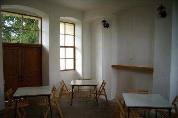 interiér zahradního letohrádku - posezení (© Petr Pospíšil, 08/2013)