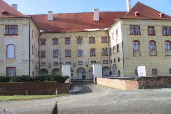 čelní hradní nádvoří  (© D Dohňanský, 11/2016)