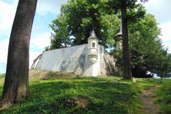Jz. hradby s věžičkou (© Dušan Dohňanský  07/2021)