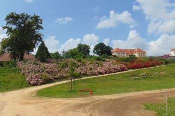 Panoráma zámku od jv. (© Dušan Dohňanský  07/2021)