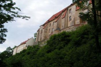 Západní průčelí zámku (© Milan Vaněrka, 02/2007)