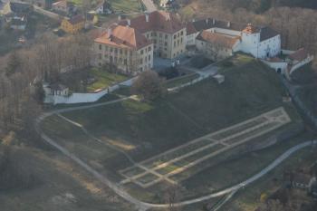 Letecká fotografie na zámecký areál (© Milan Vaněrka, 11/2008)