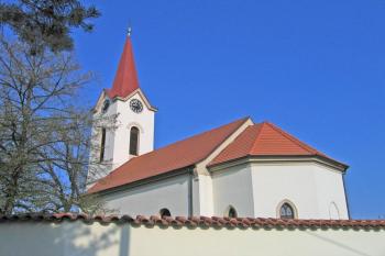Kostel sv. Petra v Dubečku ( © Pavel Vítek 04/2010)
