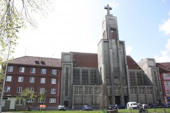 Kostel od východu ( © Ivan Grisa 04/2010)
