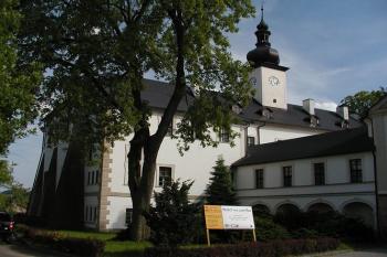 Věž zámku ( © Roman Krejčí 31.5.2003)