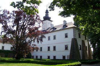 Letohrad - Pohled z nádvoří (© Ivo Rozehnal, 07/2010)