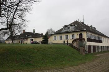 Zámeček od severozápadu ( © Ivan Grisa 05/2010)