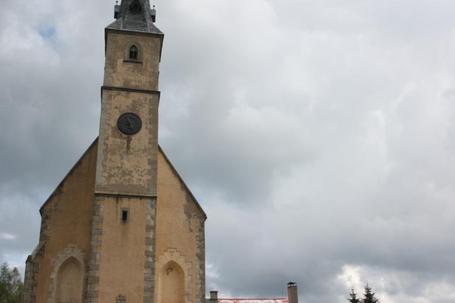 klášter pavlánů s kostelem sv. Filipa a Jakuba