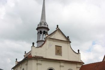 Kaple od jihozápadu ( © Ivan Grisa 05/2010)