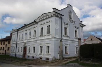 Fara od jihozápadu ( © Ivan Grisa 05/2010)