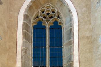 kružbové okno presbytáře (© Pavel Zany Komárek 2. 5. 2009)