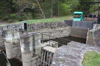 Vtokový objekt elektrárny ( © Ivan Grisa 05/2010)