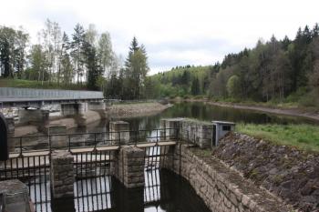 Vtokový objekt elektrárny ( © Ivan Grisa 05/2010)