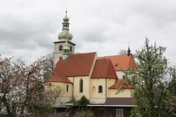 Oba kaplické kostely od jihovýchodu ( © Ivan Grisa 05/2010)