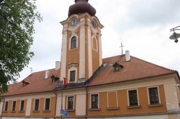Radnice od západu ( © Ivan Grisa 05/2010)