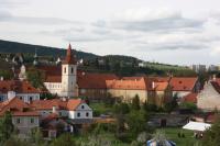 klášter křižovníků s červenou hvězdou (minoritů a klarisek) s kostelem Božího těla