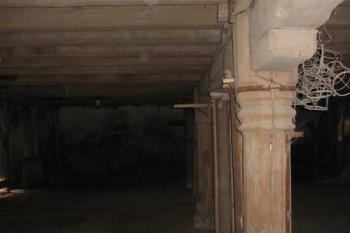 V sýpce ( © Jiří Čížek 04/2004)