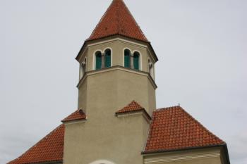 Západní průčelí ( © Ivan Grisa 05/2010)