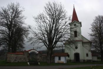 Kostel od západu ( © Ivan Grisa 05/2010)