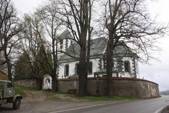 Kostel od jihovýchodu ( © Ivan Grisa 05/2010)
