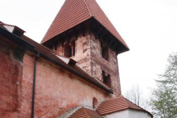 Severní předsíň a věž ( © Ivan Grisa 05/2010)