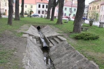Bývalá prádelna v horní části náměstí ( © Ivan Grisa 05/2010)