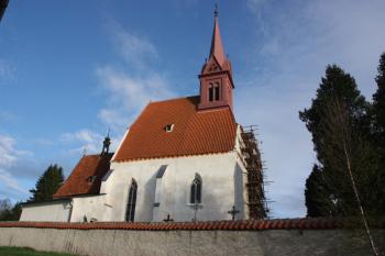 Kostel od severu ( © Ivan Grisa 05/2010)