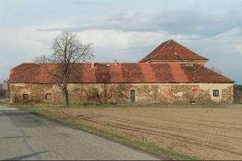 Jihozápadní křídlo ( © Petr Turyna 04/2004)