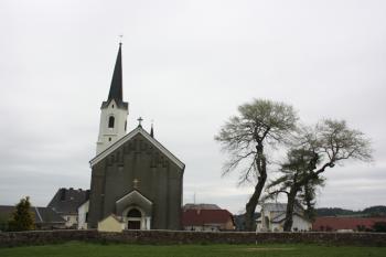 Kostel od západu ( © Ivan Grisa 05/2010)