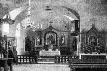 pohled do presbytáře na počátku 20. století (© Antonín Podlaha: Posvátná místa království Českého; Díl 1. Vikariáty: Českobrodský, Černokostelecký, Mnichovický a Prosecký, Dědictví sv. Jana Nepomuckého, Praha 1907)