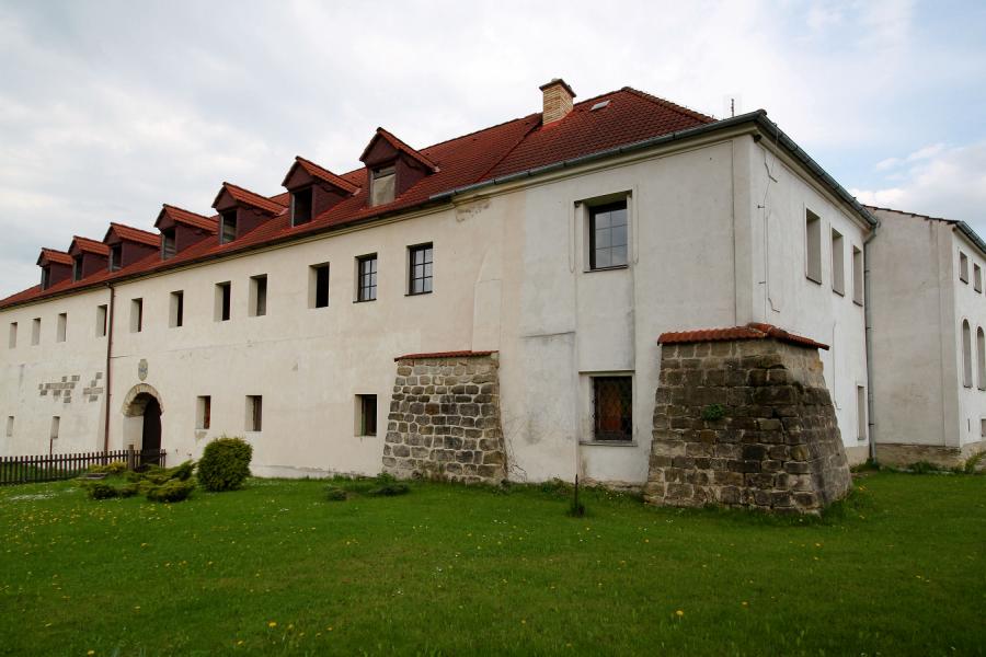 Stranné