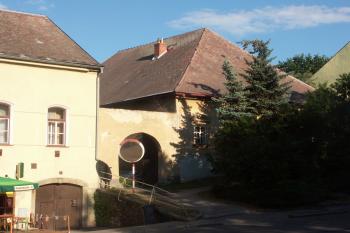 čp. 253 - dříve františkánský klášter ( © Milan Caha 05/2010)