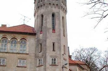 nároží s věží ( © Pavel Zany Komárek 11/04/2004)