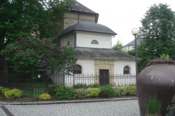 celkový pohled na hrobku (© Jaromír Schoffer, 05/2010)