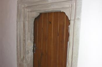 druhý gotický portál v prvním patře (© Karel Husák, 12/2008)