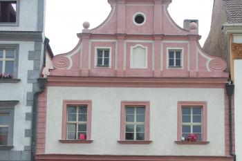 barokní dům čp. 21, vstup do sklepení (© Karel Husák, 07/2010)