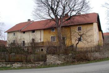 pohled od jihovýchodu ( © Pavel Zany Komárek 11/04/2004)