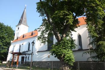 Kostel od jihovýchodu ( © Ivan Grisa 07/2010)