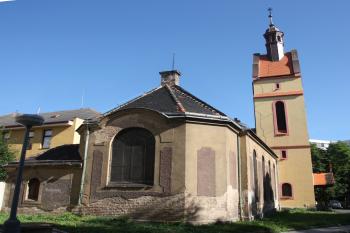 Kostel od jihozápadu ( © Ivan Grisa 06/2010)
