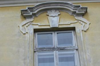 jeden ze tří typů nadokenních říms (© D Dohňanský, 04/2015)