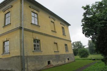 záp.nároží zámku (© D Dohňanský, 06/2017)