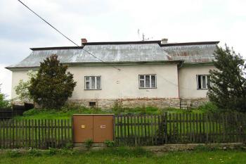 Bývalá budova správy panství (© Jan P. Štěpánek 06/2006)